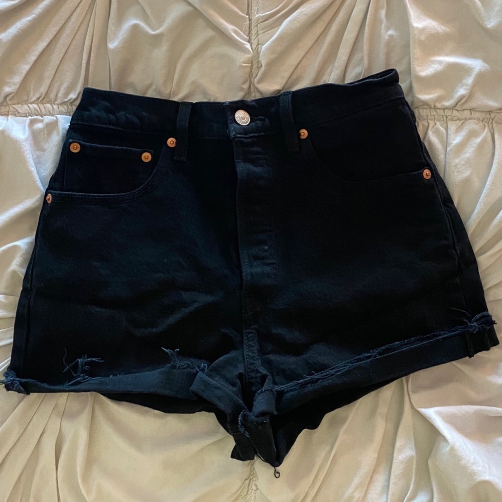 LEVIS PREMIUM RIBCAGE SHORTS